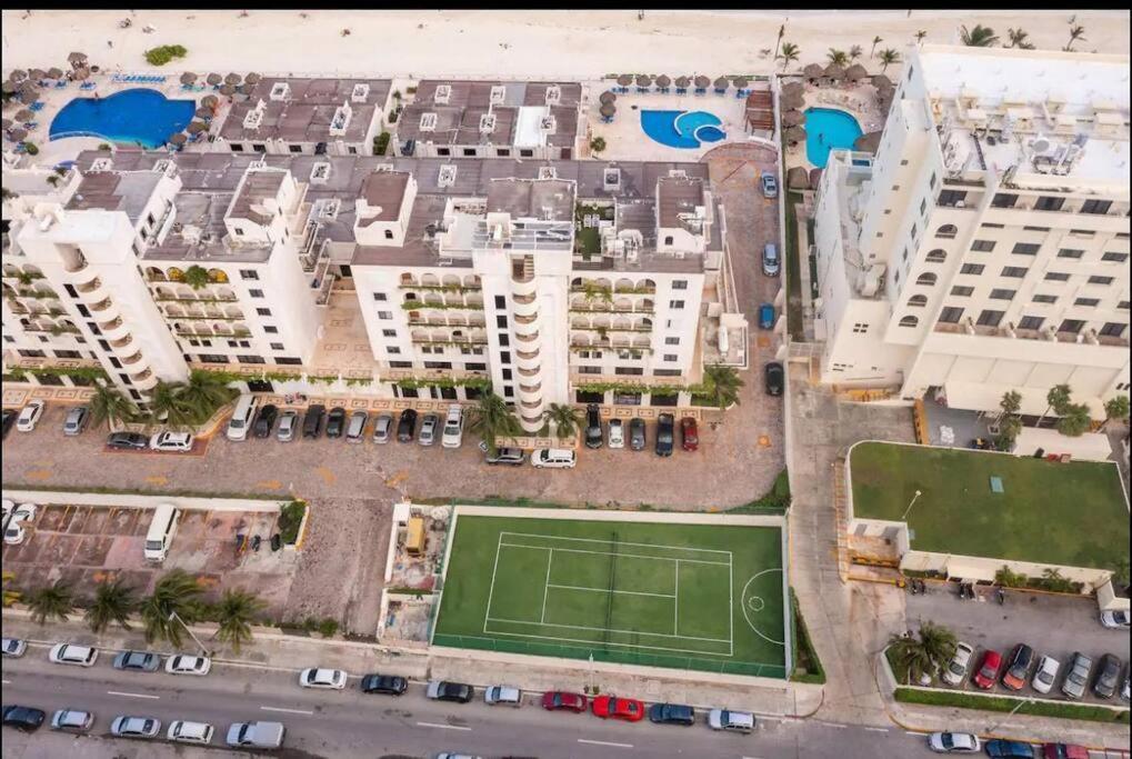 Amazing Beachfront Apartment Cancún Eksteriør billede
