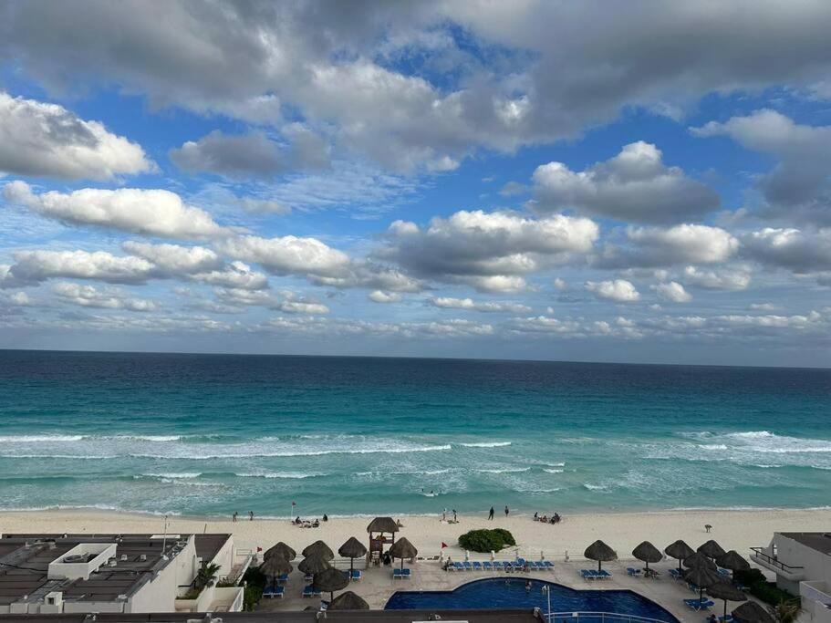 Amazing Beachfront Apartment Cancún Eksteriør billede