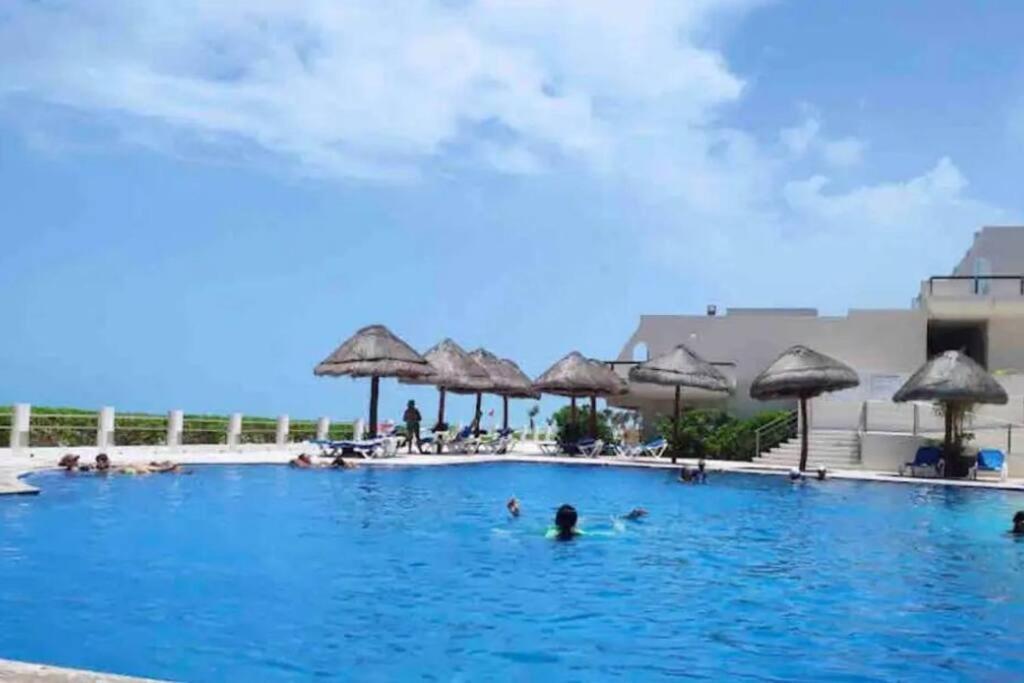 Amazing Beachfront Apartment Cancún Eksteriør billede