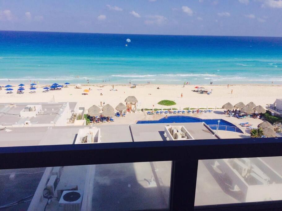 Amazing Beachfront Apartment Cancún Eksteriør billede