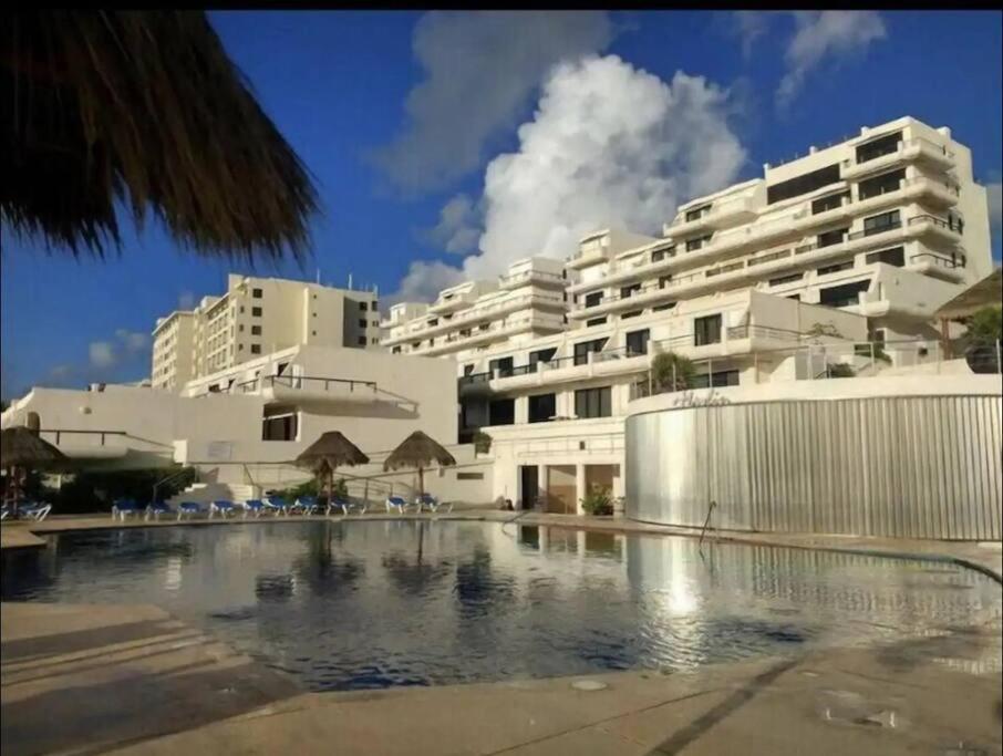 Amazing Beachfront Apartment Cancún Eksteriør billede
