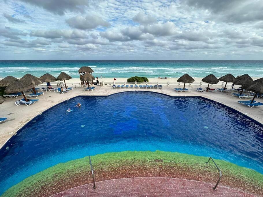 Amazing Beachfront Apartment Cancún Eksteriør billede