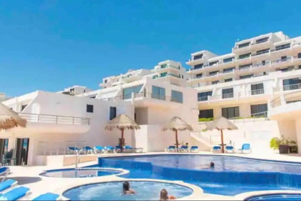 Amazing Beachfront Apartment Cancún Eksteriør billede