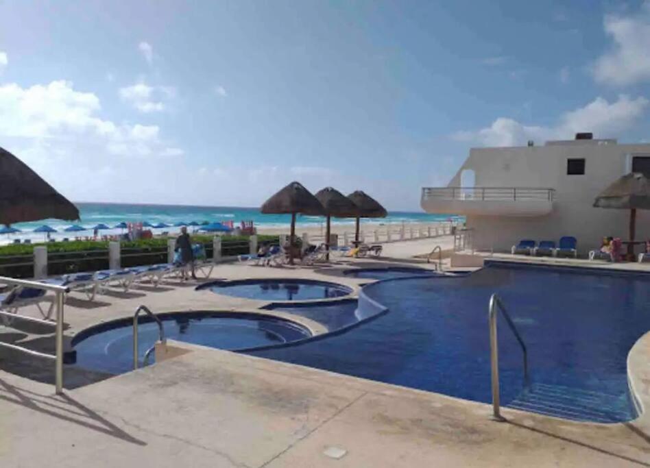 Amazing Beachfront Apartment Cancún Eksteriør billede