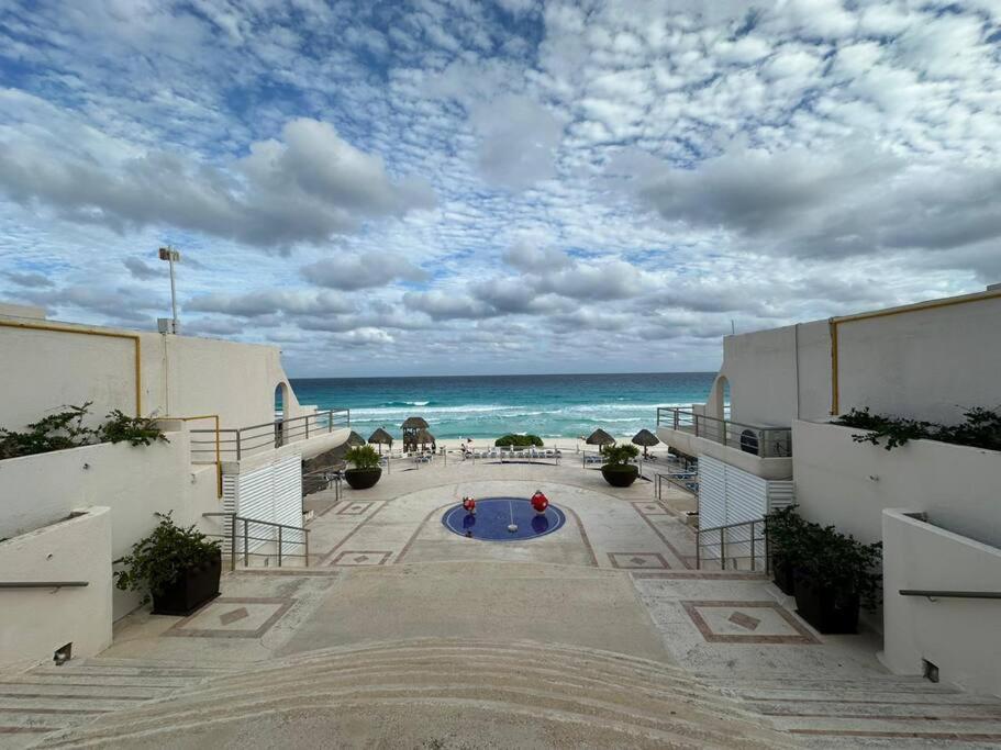 Amazing Beachfront Apartment Cancún Eksteriør billede