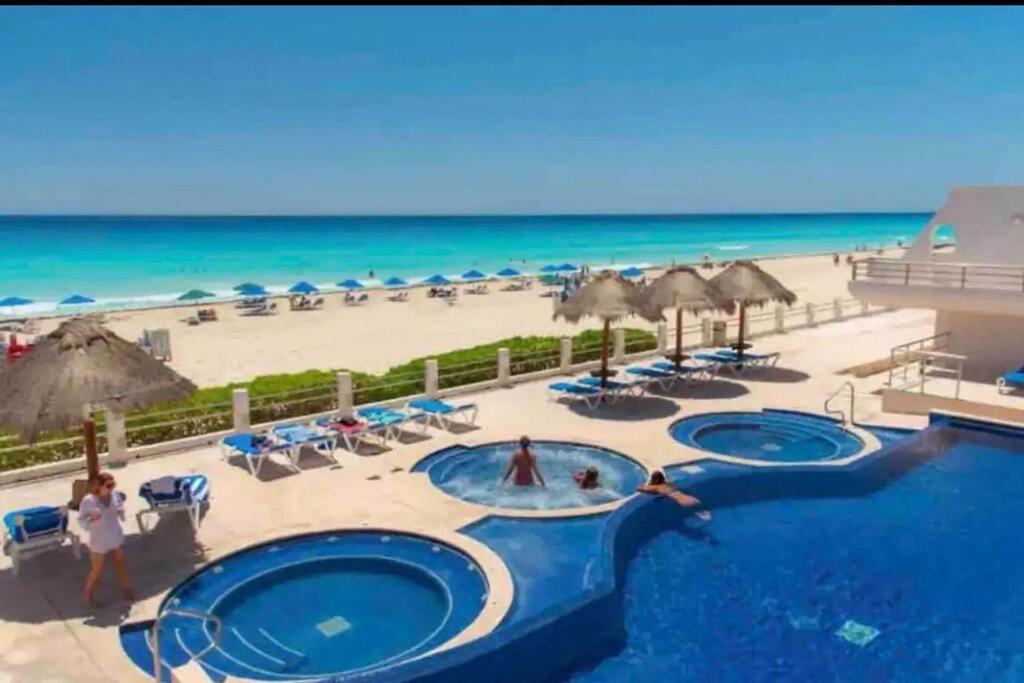 Amazing Beachfront Apartment Cancún Eksteriør billede